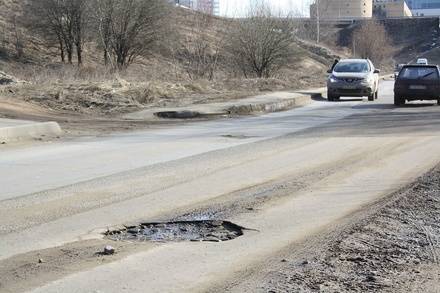 Подрядчика наказали за ямы на дорогах в Ленинском районе