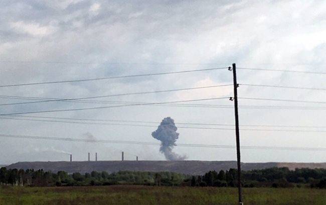 В РФ произошли взрывы на складе боеприпасов – видео