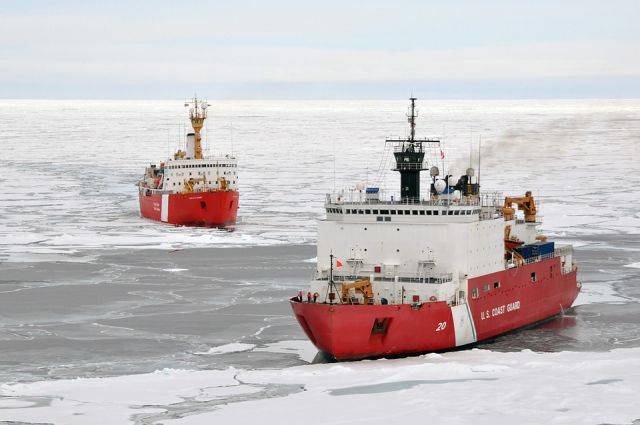 Арктическая группировка Северного флота отправилась в двухмесячный поход
