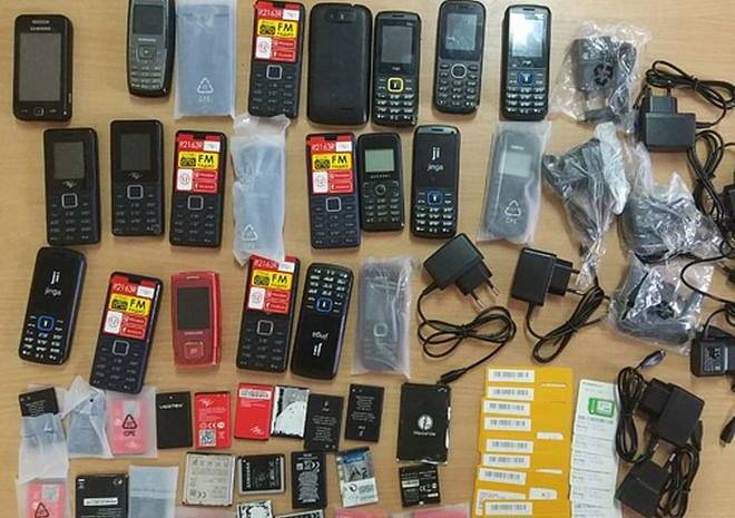 В рязанскую колонию пытались провезти более 20 сотовых телефонов