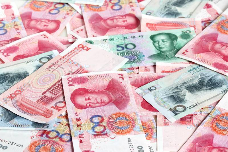 Китайская валюта обвалилась на фоне торговой войны с США