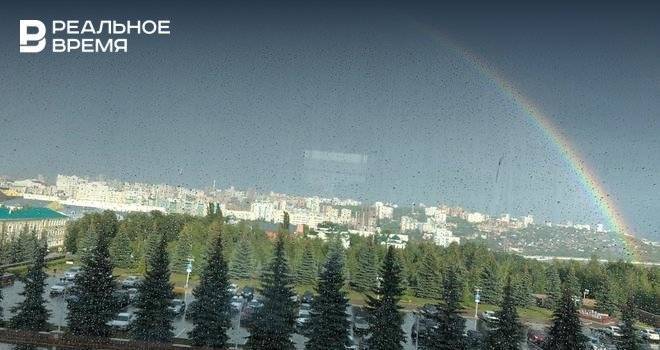 Радий Хабиров опубликовал фотографию радуги во время совещания