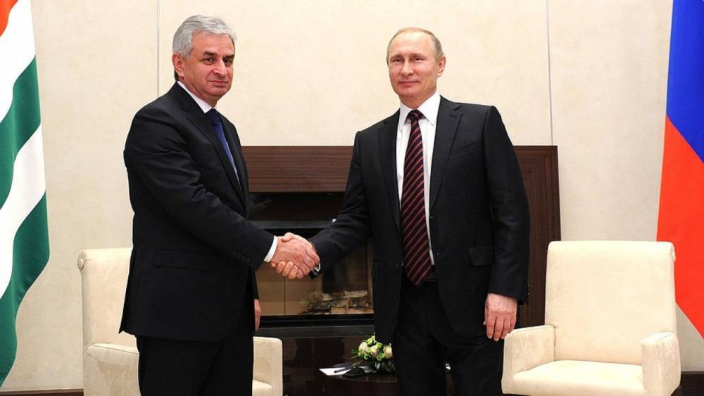 Путин встретится с президентом Абхазии в Сочи