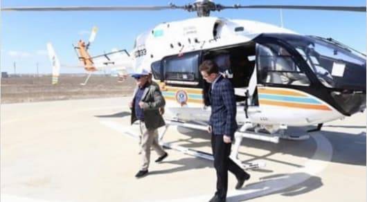 Аким Актюбинской области озадачил пользователей Сети снимком у вертолета