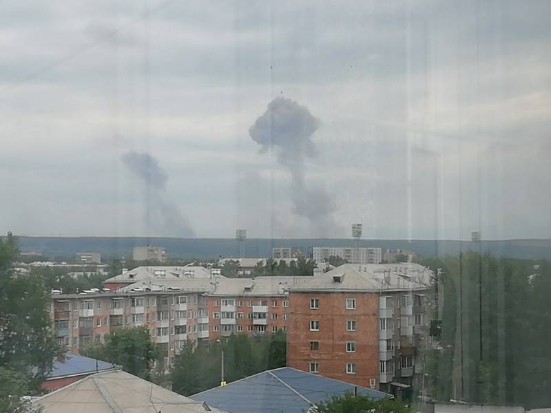 Военный погиб при взрывах снарядов на складах в Красноярском крае