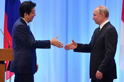 Япония запросила встречу с Путиным после визита Медведева на Курилы