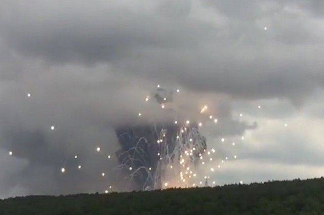 Появилось видео взрывов на территории воинской части в Ачинске