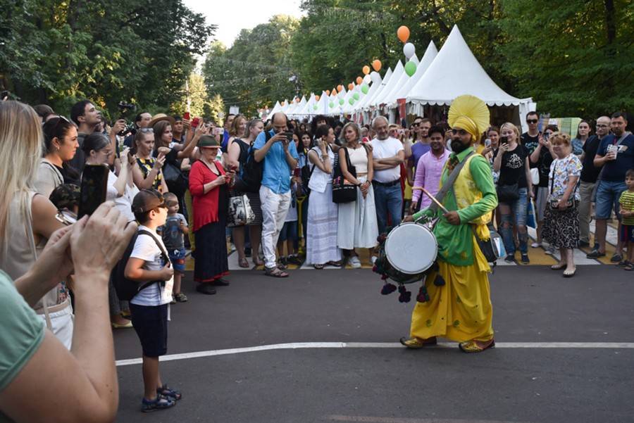 Гости фестиваля "День Индии" смогут окунуться в воду Ганга