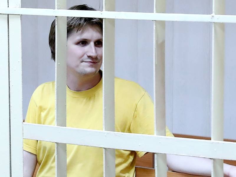 Суд арестовал блогера Синицу за угрозы в адрес детей сотрудников полиции