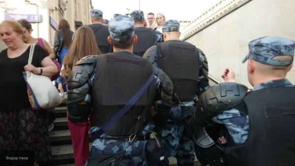 Писатели и журналисты потребовали освободить задержанных на акциях в Москве