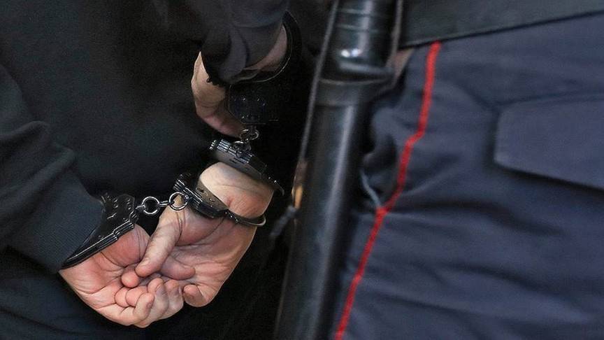 Полицейские задержали мошенника, который обманул более 20 жителей Кировской области