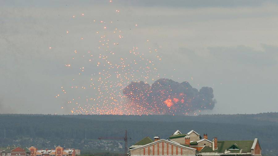 Взрывы на складе боеприпасов под Ачинском прекратились