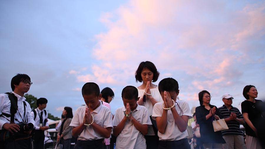 Япония почтила минутой молчания жертв атомной бомбардировки Хиросимы