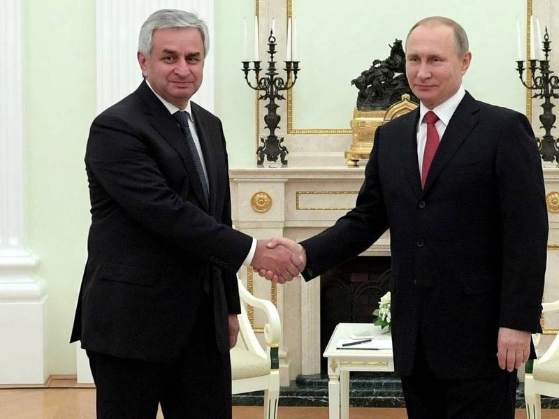 Путин встретится с президентом Абхазии 6 августа
