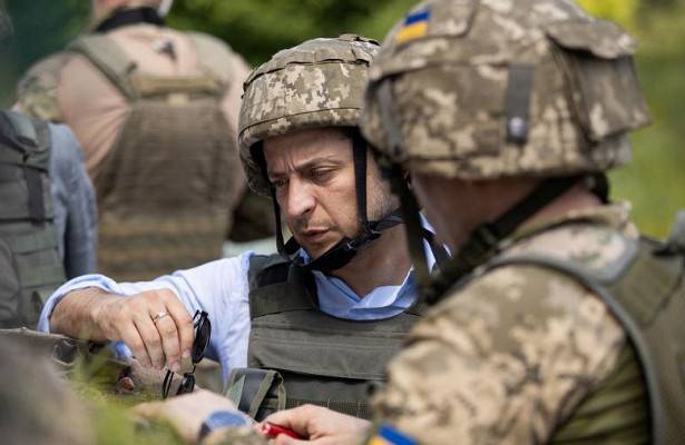 Зеленский сменил командующих силовой операцией в Донбассе и Сухопутными войсками