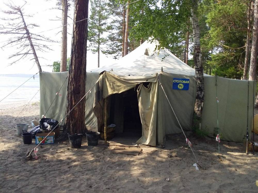 В лагере на Байкале мальчиков и девочек заставляли жить вместе