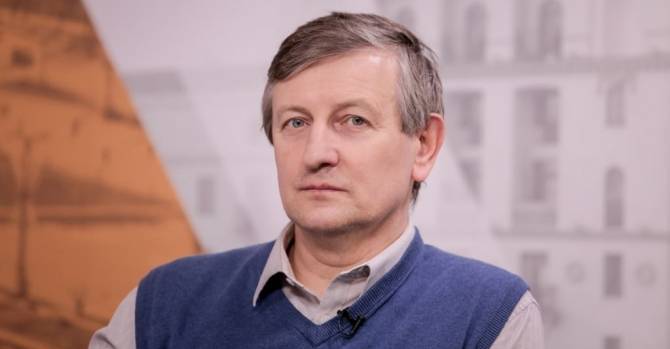 Романчук: "Белорусы перешли в режим терпил"