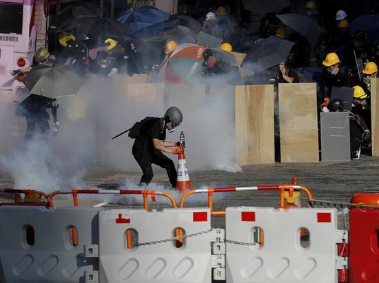 Протесты в Гонконге приобрели хронический характер: забастовка может стать глобальной