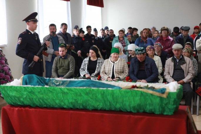 «Всегда мечтал служить»: в Башкирии простились с погибшим 24-летним полицейским