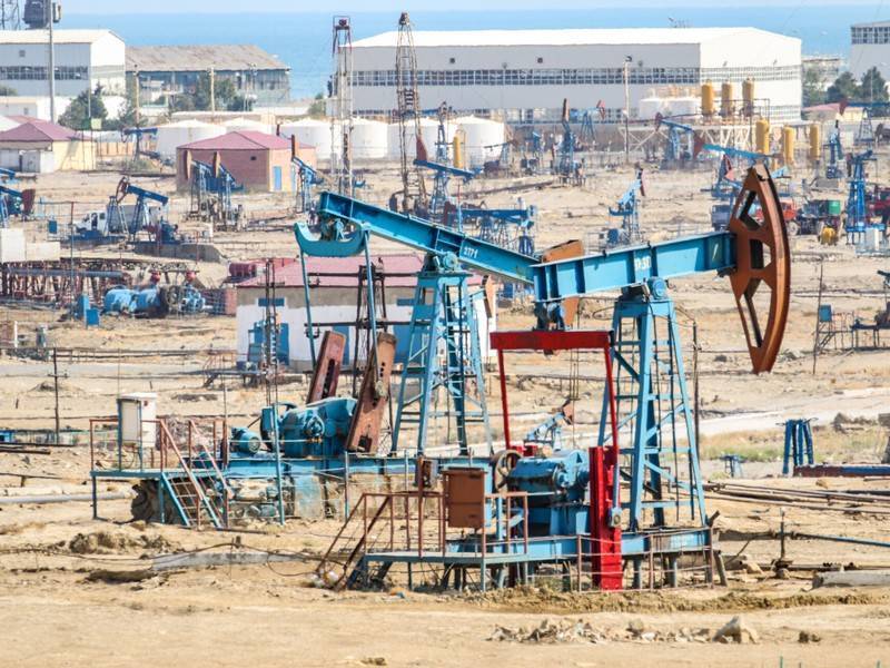 Нефть начала дорожать после обвала