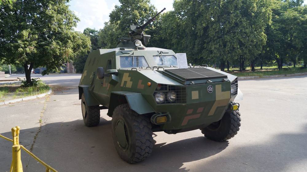 Украина наплевала на броневик «Дозор-Б» собственной разработки и покупает его польский аналог