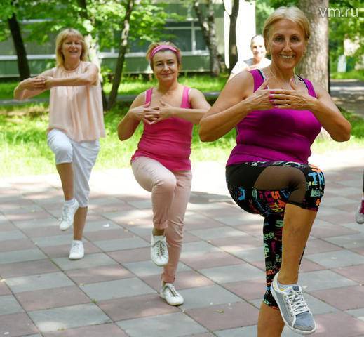 Участников «Московского долголетия» пригласили отметить День физкультурника