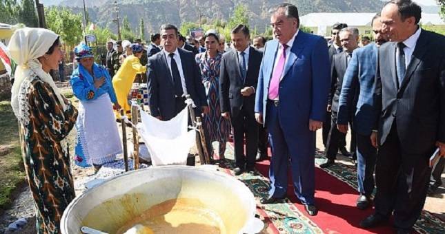 Президент посетил село Сари Хосор в Бальджуване
