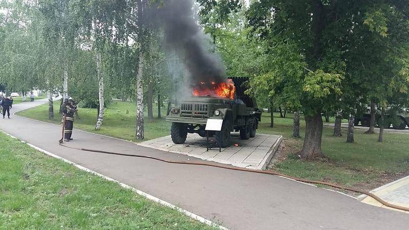 В Башкирии сгорел макет военной техники