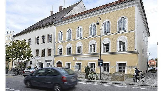 В Австрии в городе Браунау реконструируют дом Гитлера