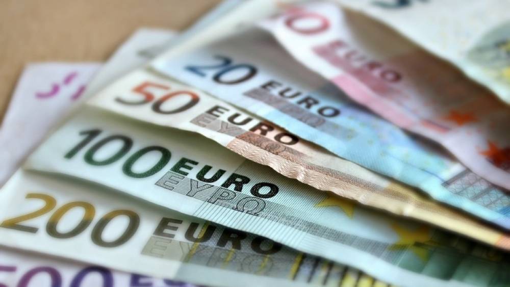 Курс евро превысил отметку в 73 рубля