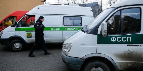 Сотрудникам ФСИН и ФССП разрешили бесплатно парковаться в Москве :: Autonews