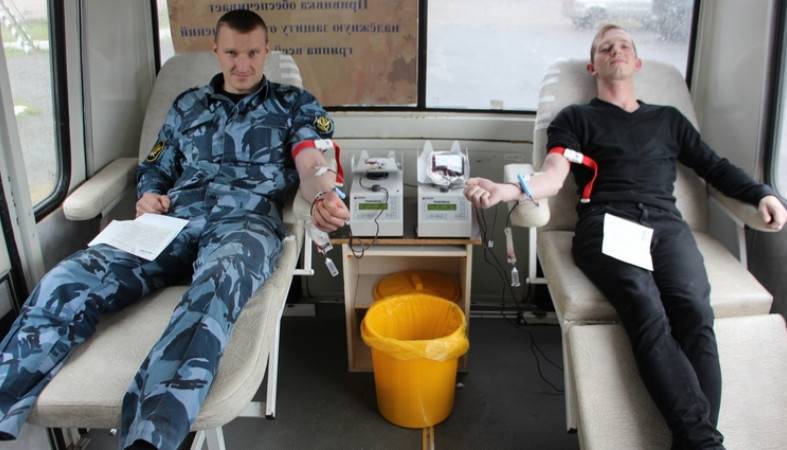 Сотрудники УФСИН сдали кровь для жителей Карелии — Информационное Агентство "365 дней"