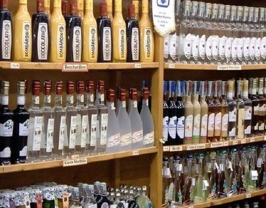 В Минэкономразвития прокомментировали возрастные запреты на продажу алкоголя