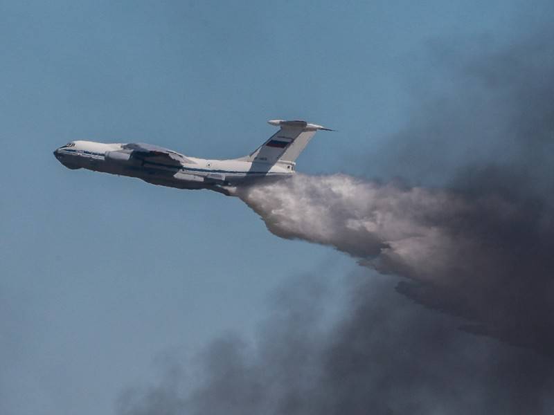 Самолёты Ил-76 завершили проливку горевшего склада под Ачинском