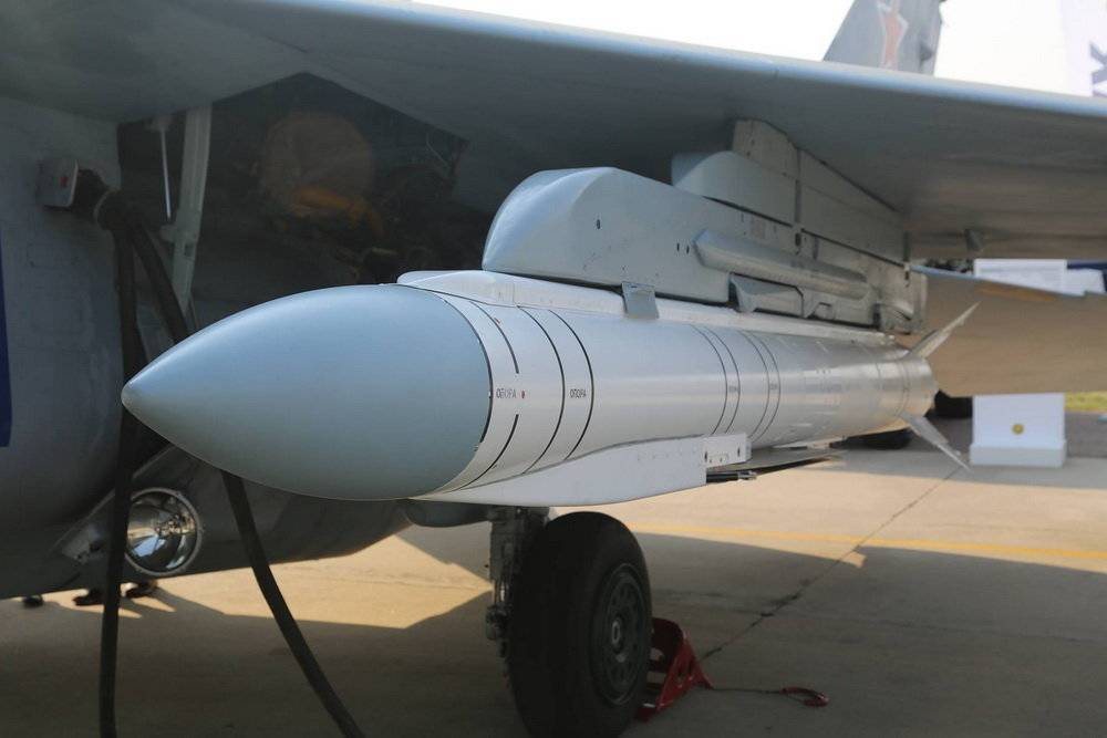 Стали известны характеристики новых российских авиационных ракет (фото)