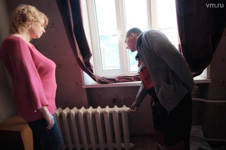 Депутат предложил включать отопление в квартирах летом при похолодании