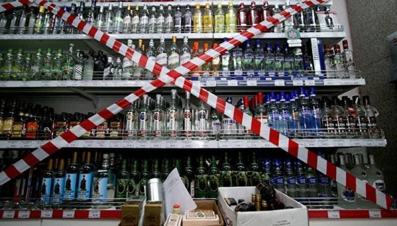 В России не станут запрещать продавать крепкий алкоголь лицам моложе 21 года