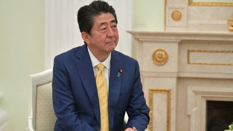 Японский премьер заверил главу Пентагона в прочности альянса с США