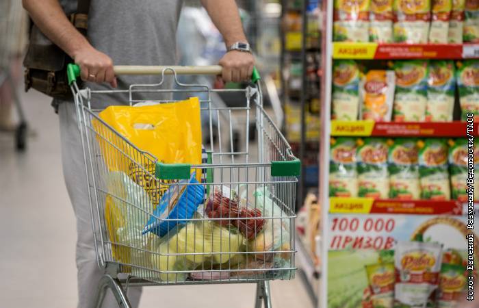 Россияне назвали главными семейными нуждами питание, одежду и жилье