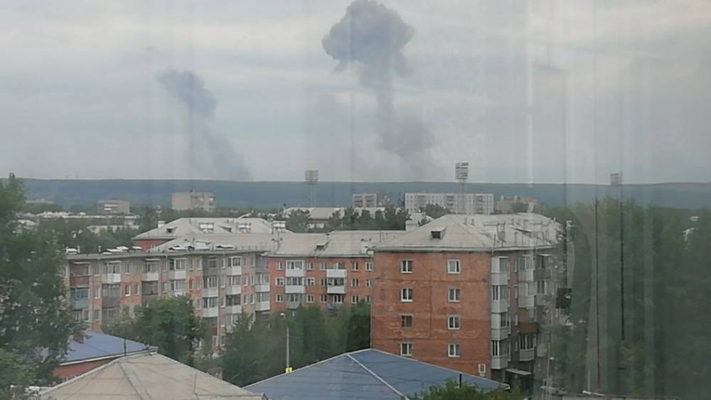 Конец взрывов на складе боеприпасов в Красноярской области отметили фейерверком