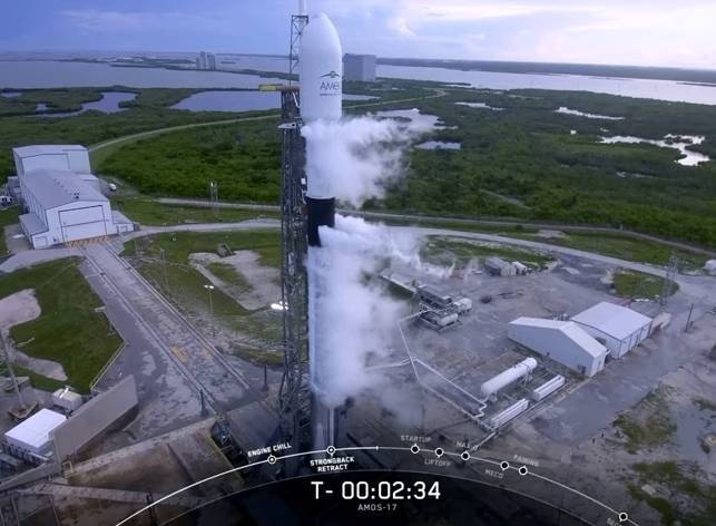 SpaceX запустил в космос израильский спутник Амос-17 весом 6.5 тонн