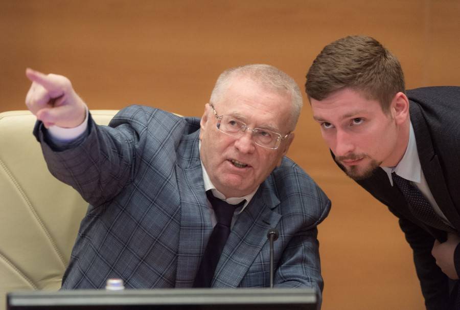 Жириновский призвал жестко реагировать на вмешательства в дела России