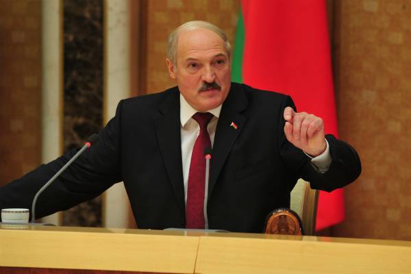 Лукашенко запретил белорусским чиновникам «волокитить» китайцев
