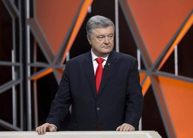 Бывший президент Украины Петр Порошенко ночью вернулся в страну