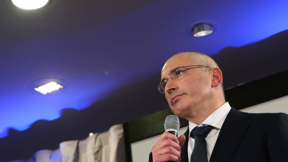 "Не бесите": "Пояснивший для тупых" Ходорковский начал угрожать подписчикам в Twitter