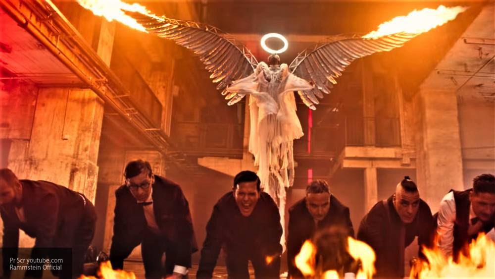 Концерт Rammstein в Риге сопровождался возгоранием декораций