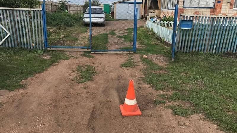 В Башкирии машина скатилась на 3-летнего ребенка
