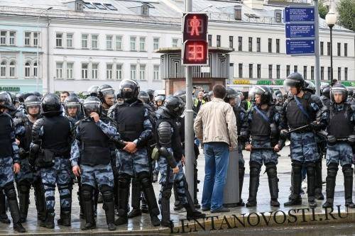 Проплаченные беспорядки: протестующие в Москве и Гонконге действуют по указке США