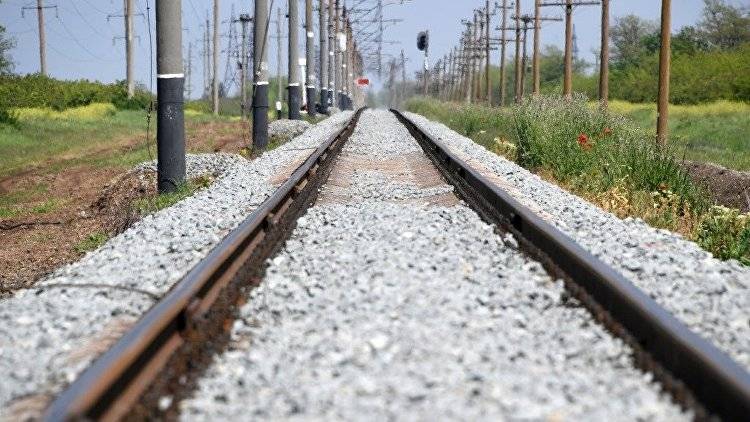 У границы с Украиной задержали крымчан, разобравших часть железной дороги