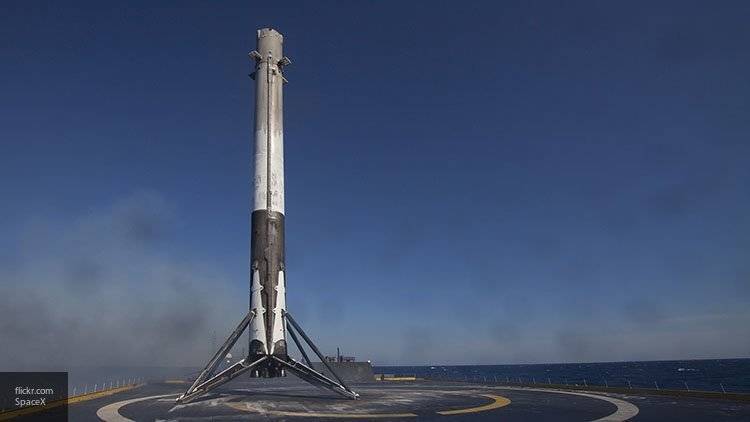 Маск опубликовал видео посадки головного обтекателя Falcon 9